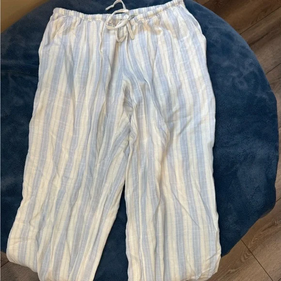Light and Airy Striped Pull On Pants - Picture 3 of 5